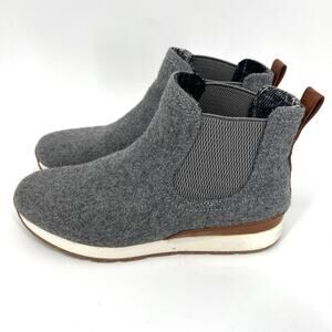 B.O.C. Born Womens Gray Wool Flat Slip On Booties Size 7.5 **READ**